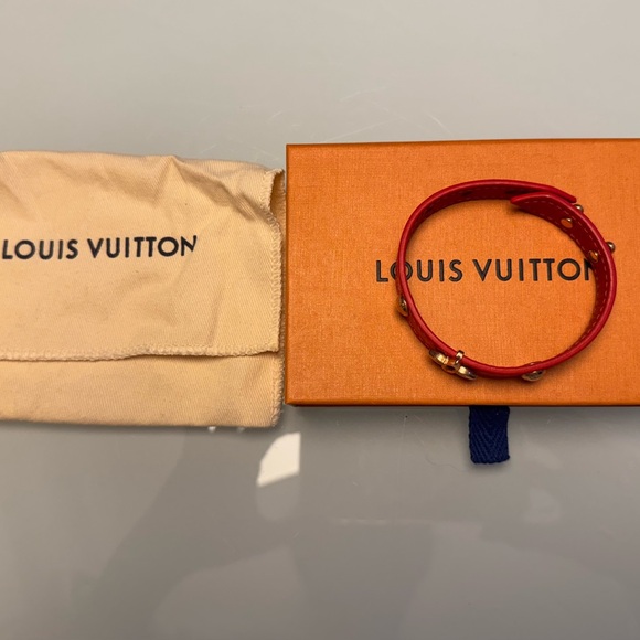 Louis Vuitton Red Leather Monogram Flower Bracelet NWOT - Picture 3 of 4